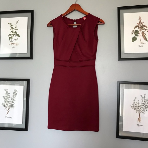 Pretty wine colored dress - Picture 3 of 5